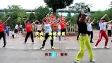 老姐妹的休閑活動(dòng)就是廣場(chǎng)舞，跟我一起健身吧！